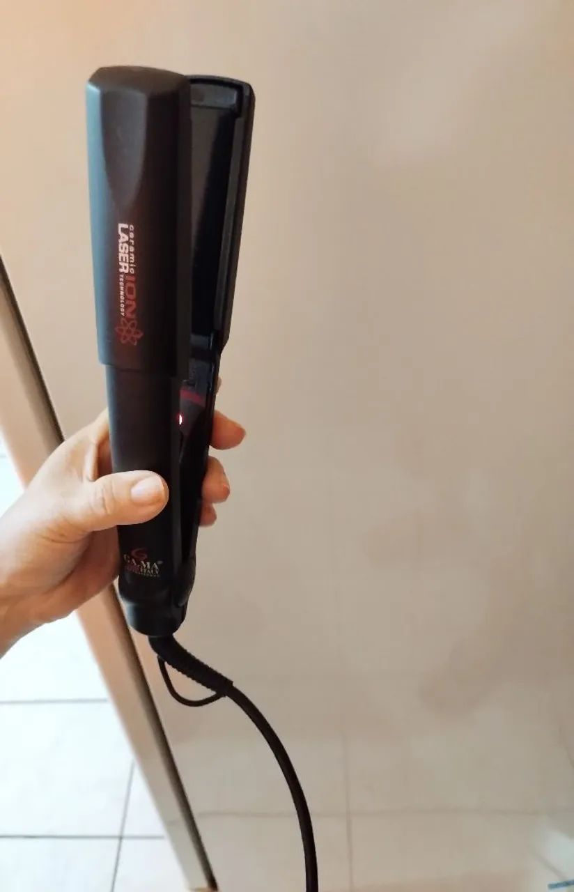 Prancha Chapinha GA.MA Italy Ceramic Laser ION - Bivolt (Pouco Uso)