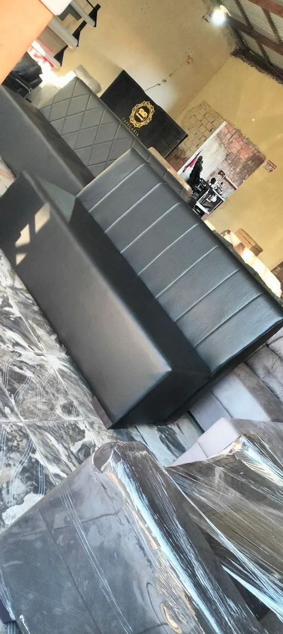 Sofá novo disponível pronta entrega em couro sintético  - Foto 2