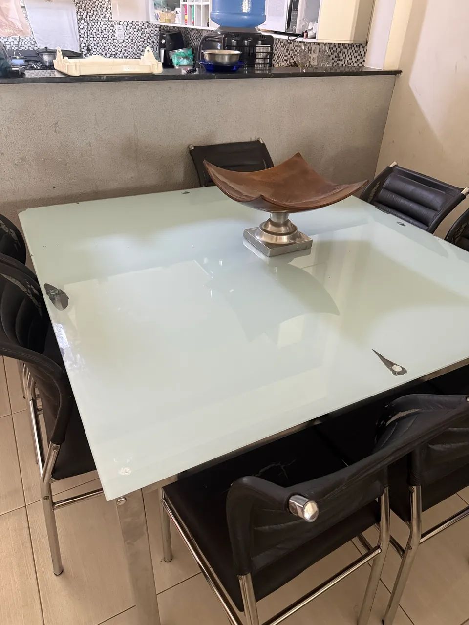 Mesa de jantar com tampo de vidro + 8 cadeiras - Foto 5