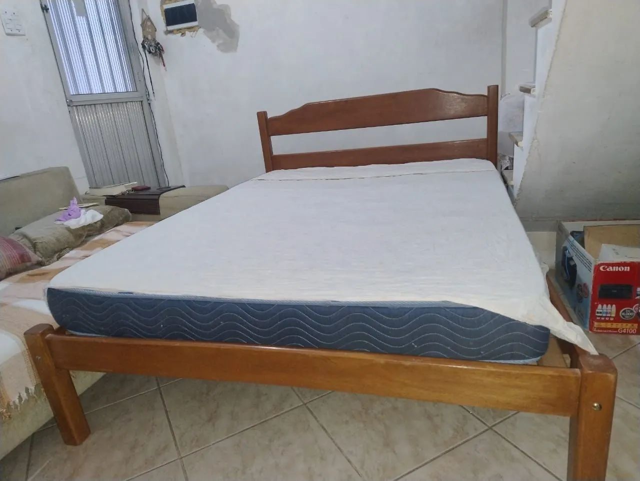 Vendo cama de casal Madeira - Foto 4