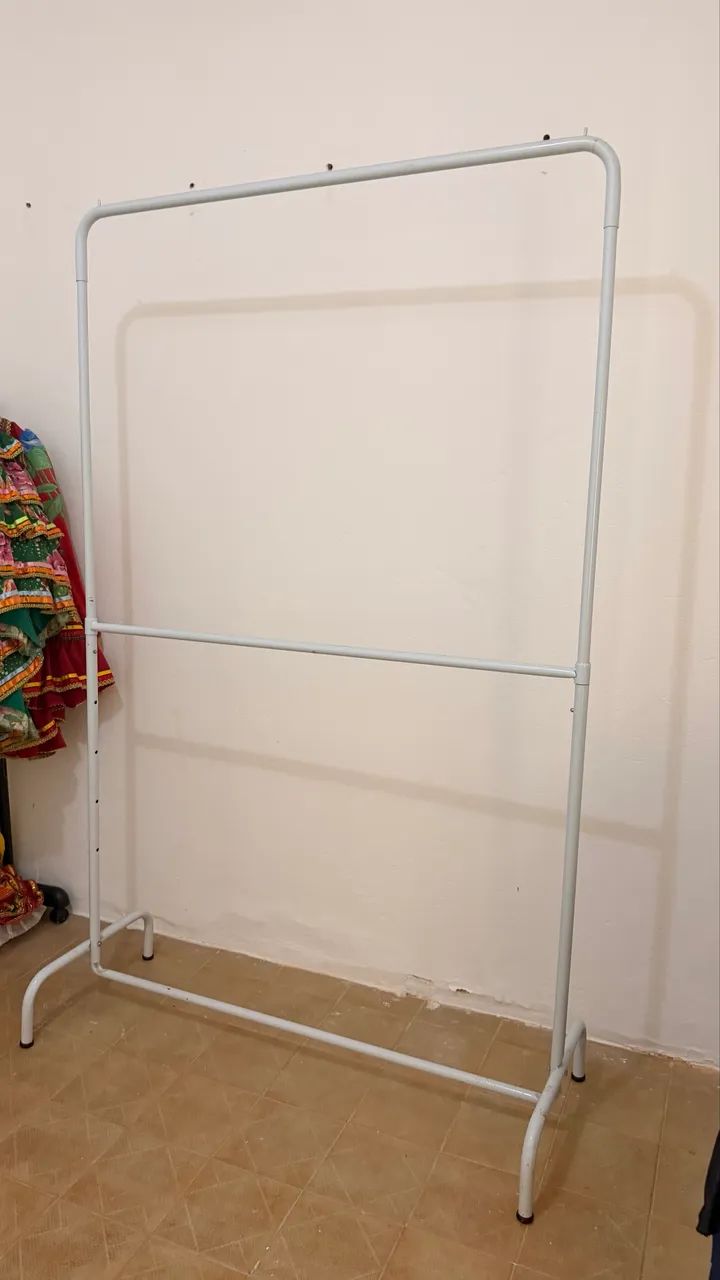 Arara de roupas 