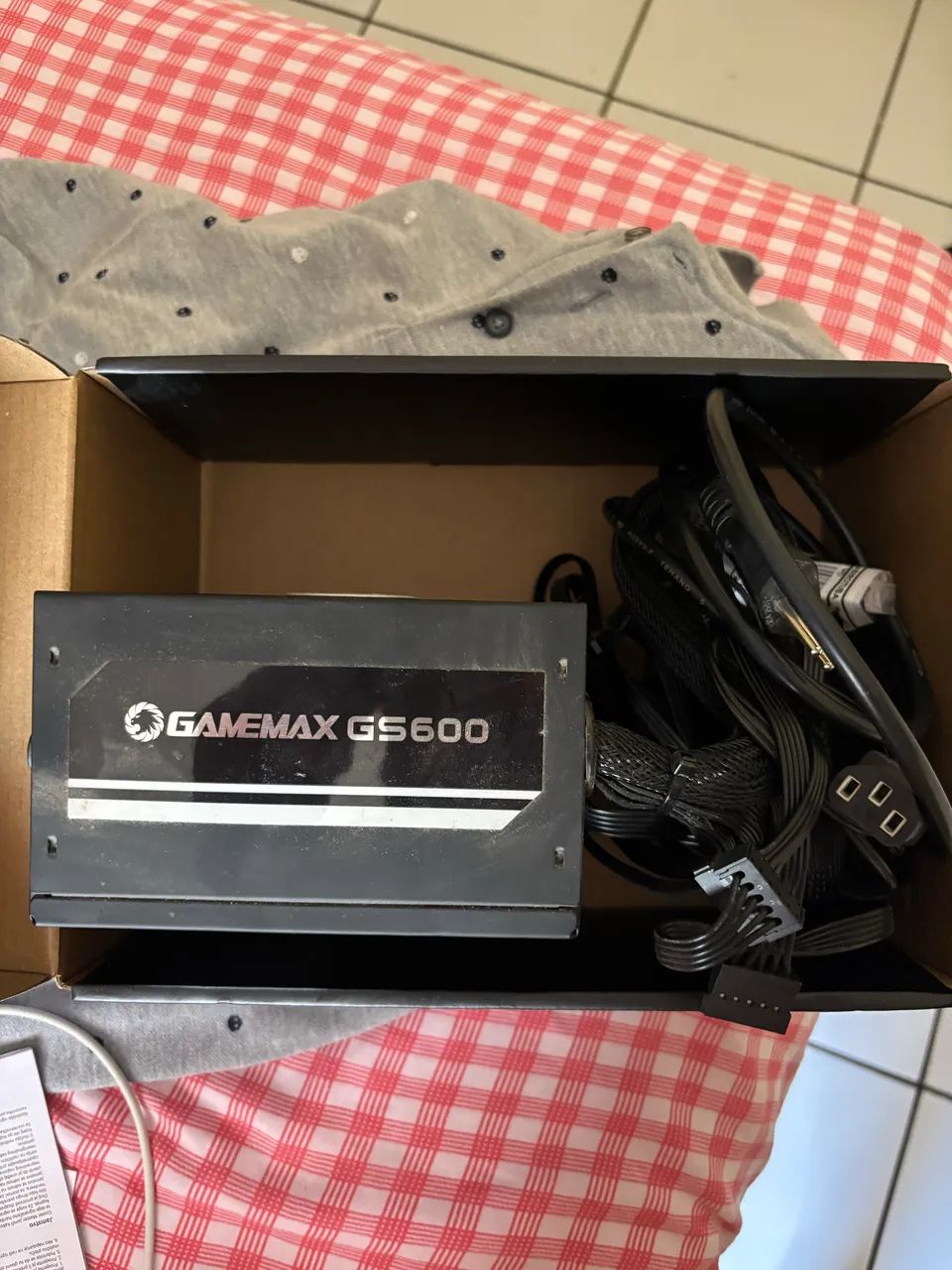 Fonte Gamemax 600W