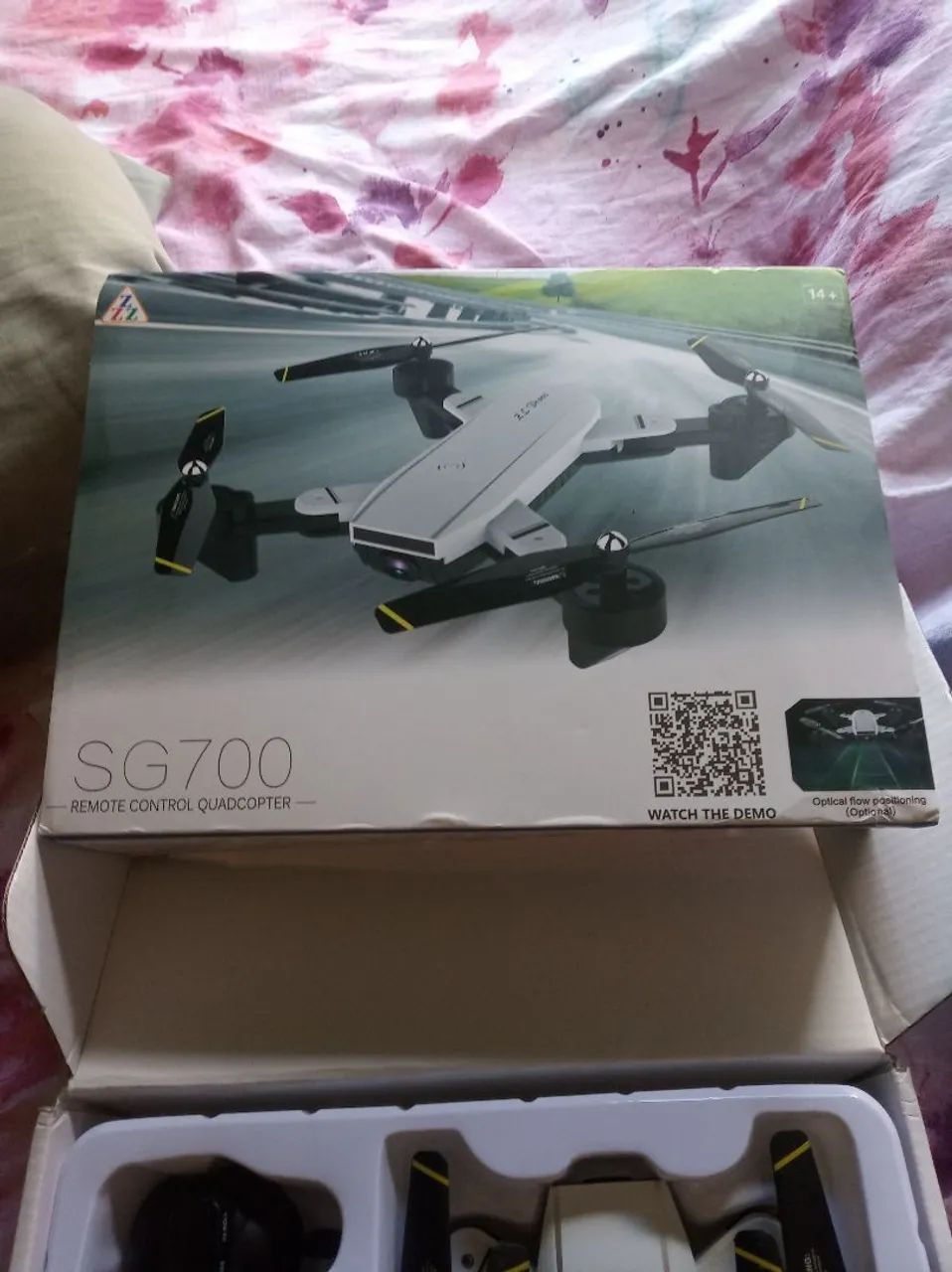 V/T.  Drone com câmera HD novo.