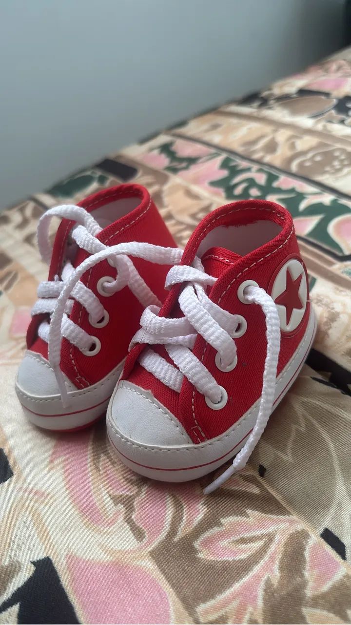 Lote com 10 pares de sapatinhos de bebê menino ? Excelente estado 