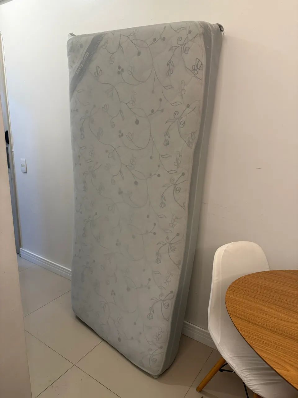 Vendo colchão de solteiro Ortobom