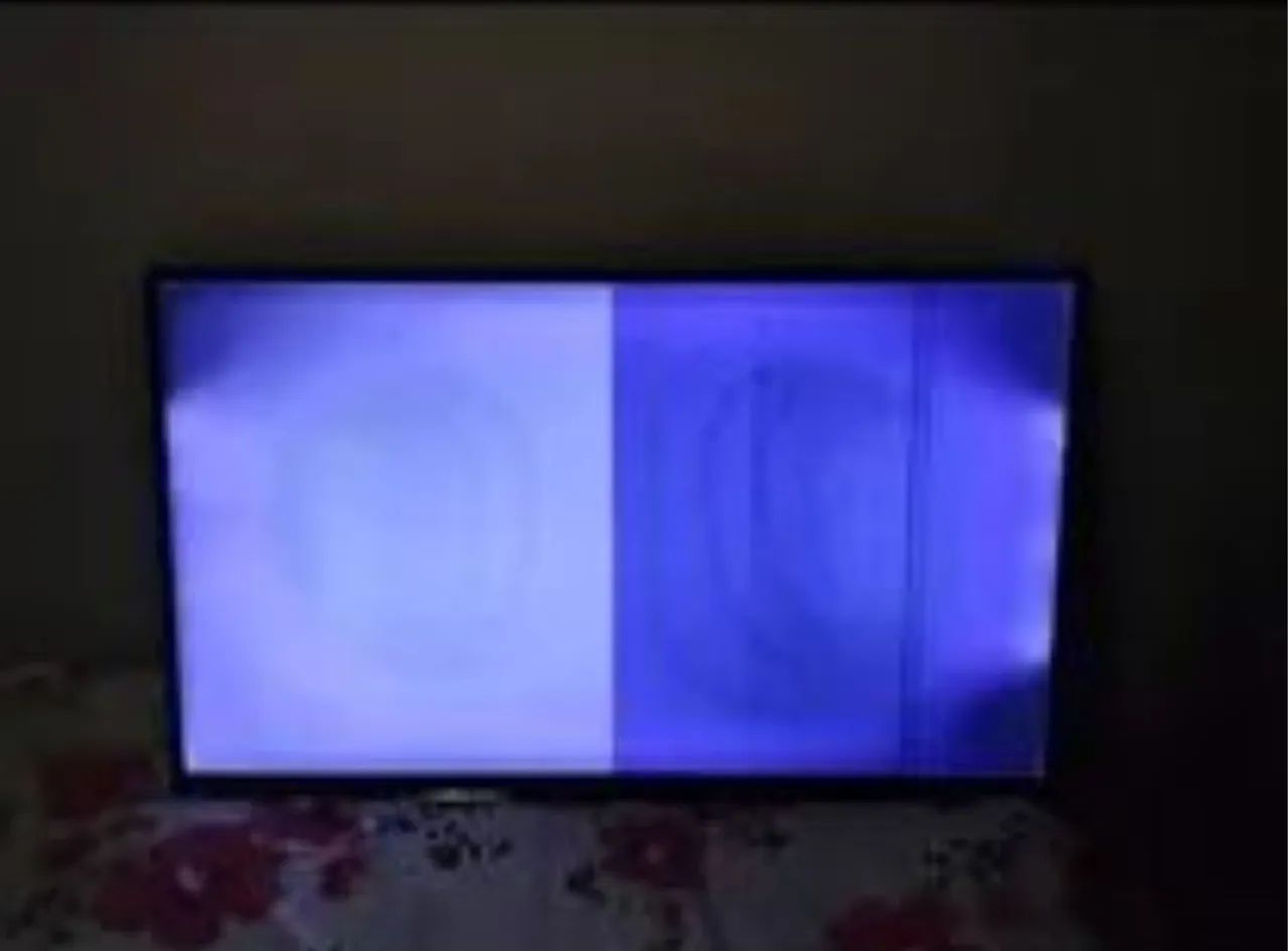 Vendo TV de LED de 50 polegadas para conserto retirada de peças baixei para vender - Foto 4