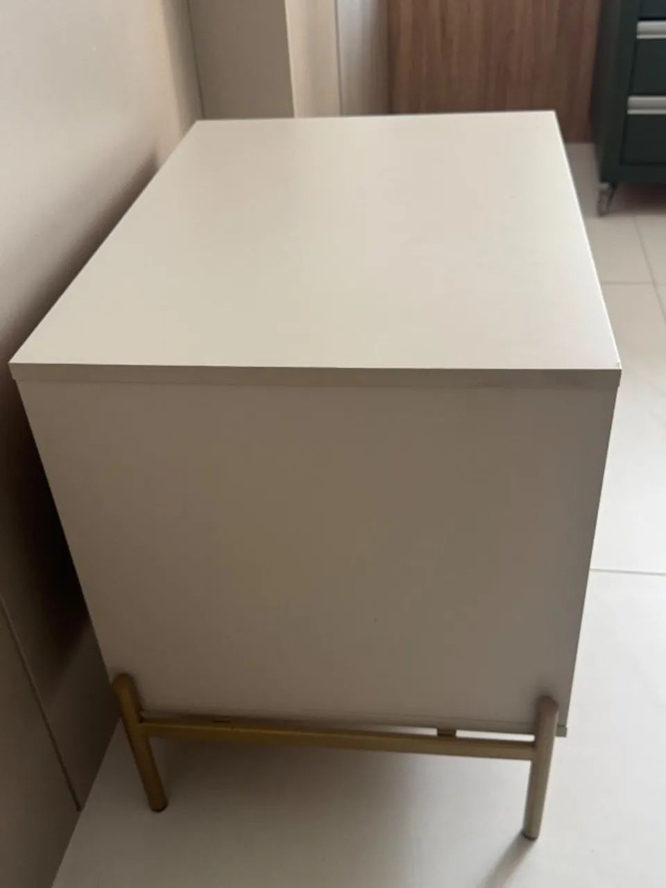 Mesa de cabeceira gaveteiro fendi - Foto 4