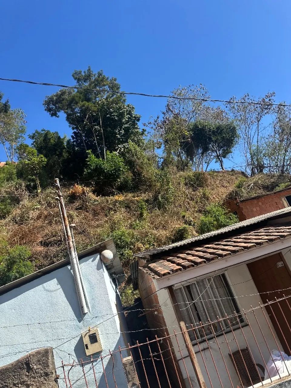vende-se 2 casas em Afonso Cláudio 