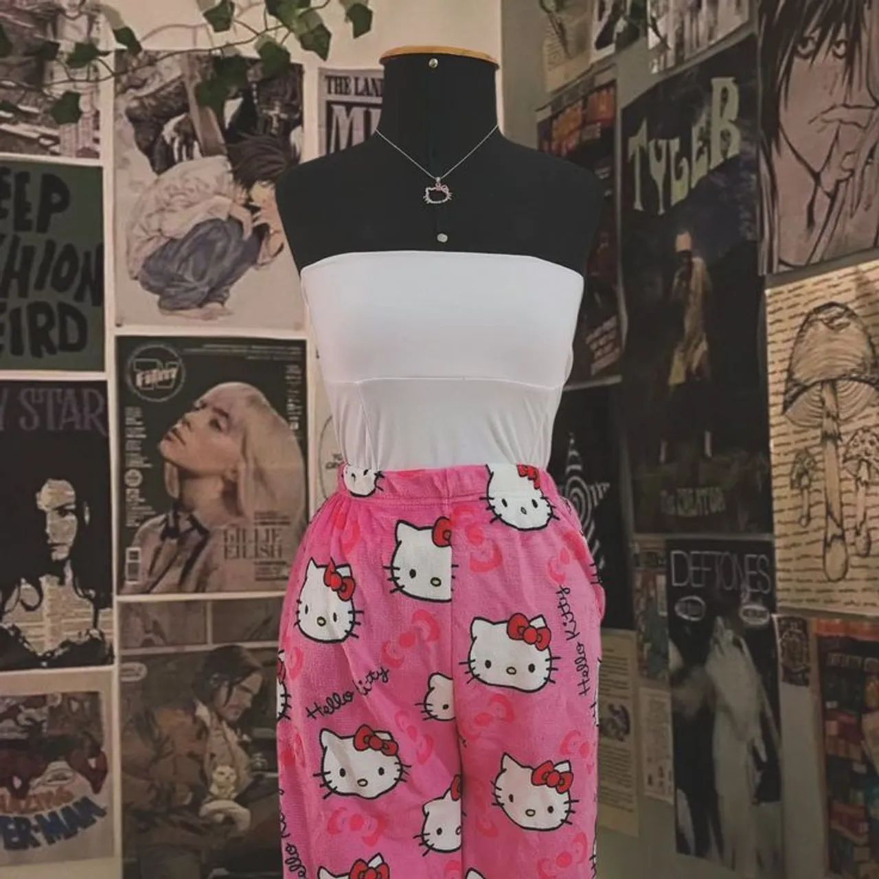 Perfeição de calça Hello Kitty em pelúcia e algodão  fica perfeito em qualquer corpo - Foto 2