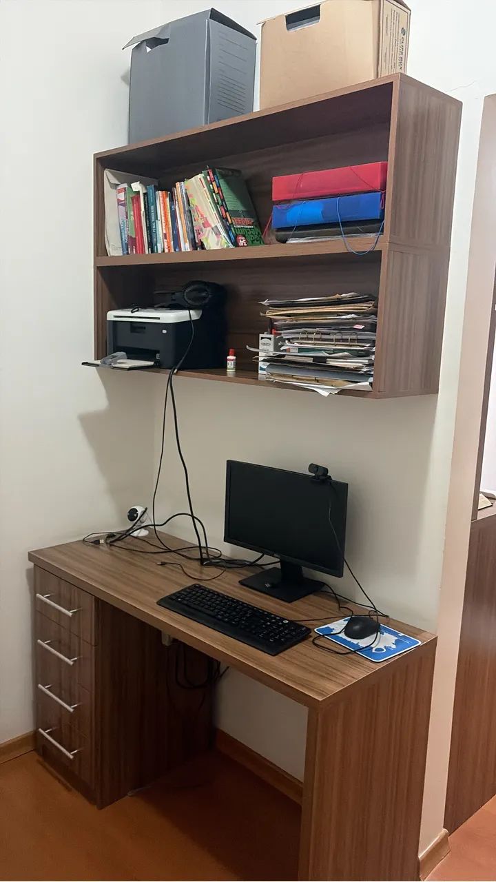 Vendo mesa e armário para escritório novíssimos!