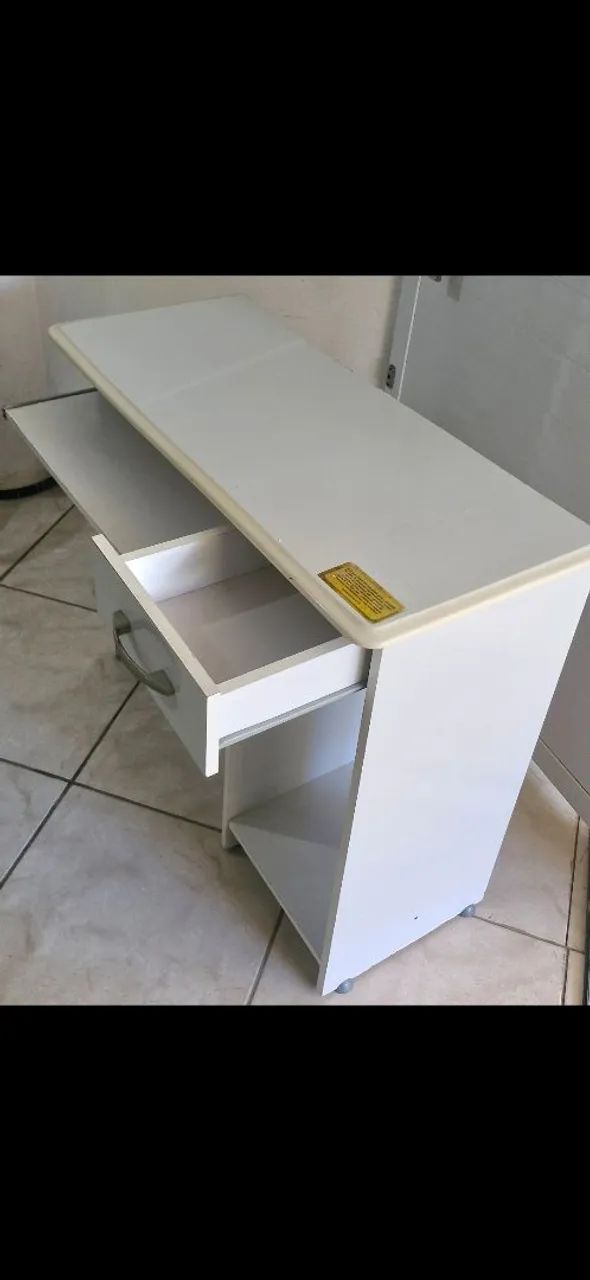 Vendo mesa de estudo e trabalho  - Foto 2