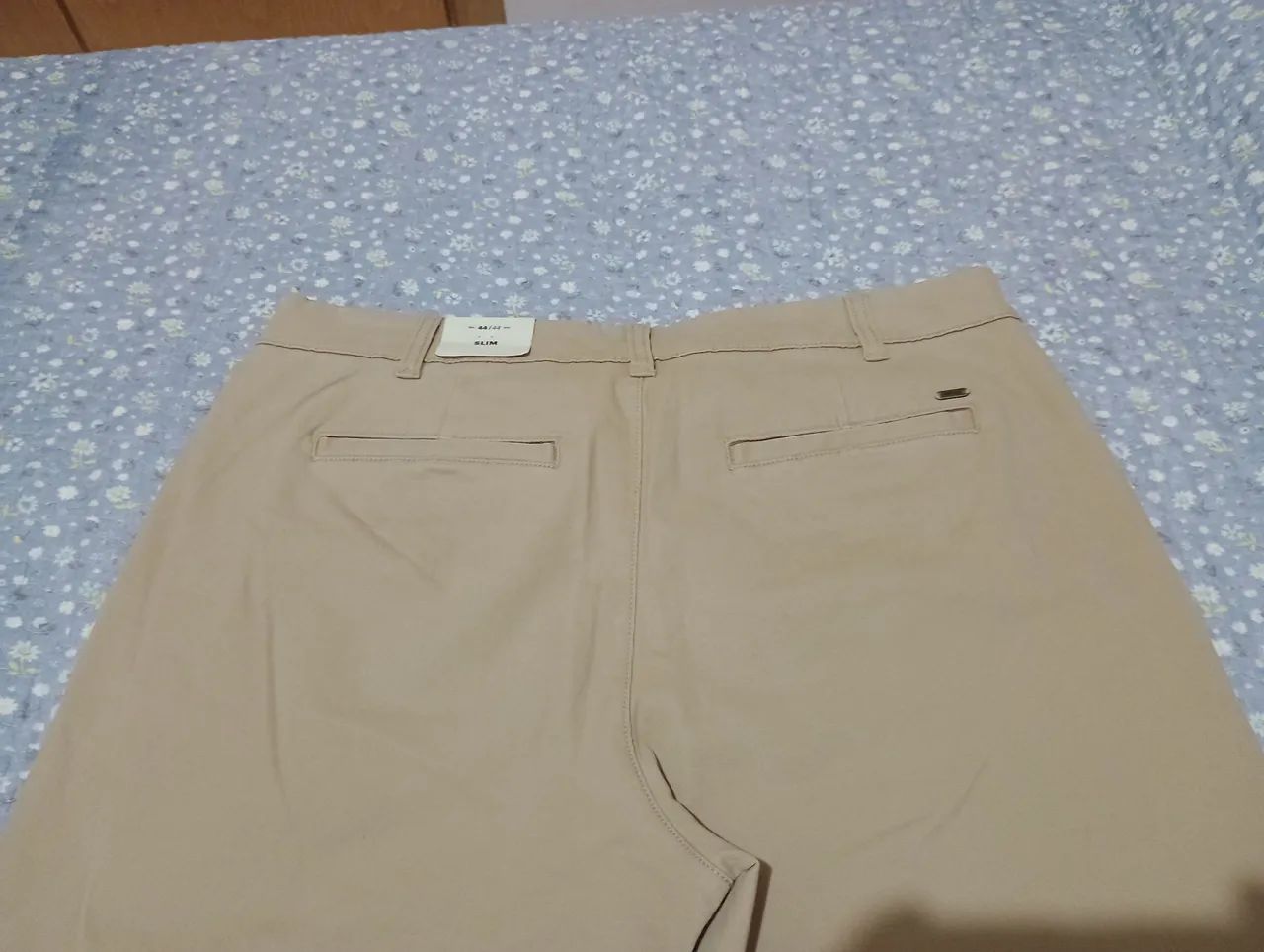 Calça Slim básica em Sarja bege,,Nova. - Foto 3