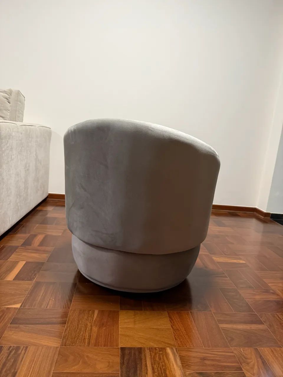 Poltrona Beatriz Giratória de Veludo Bege - Foto 3