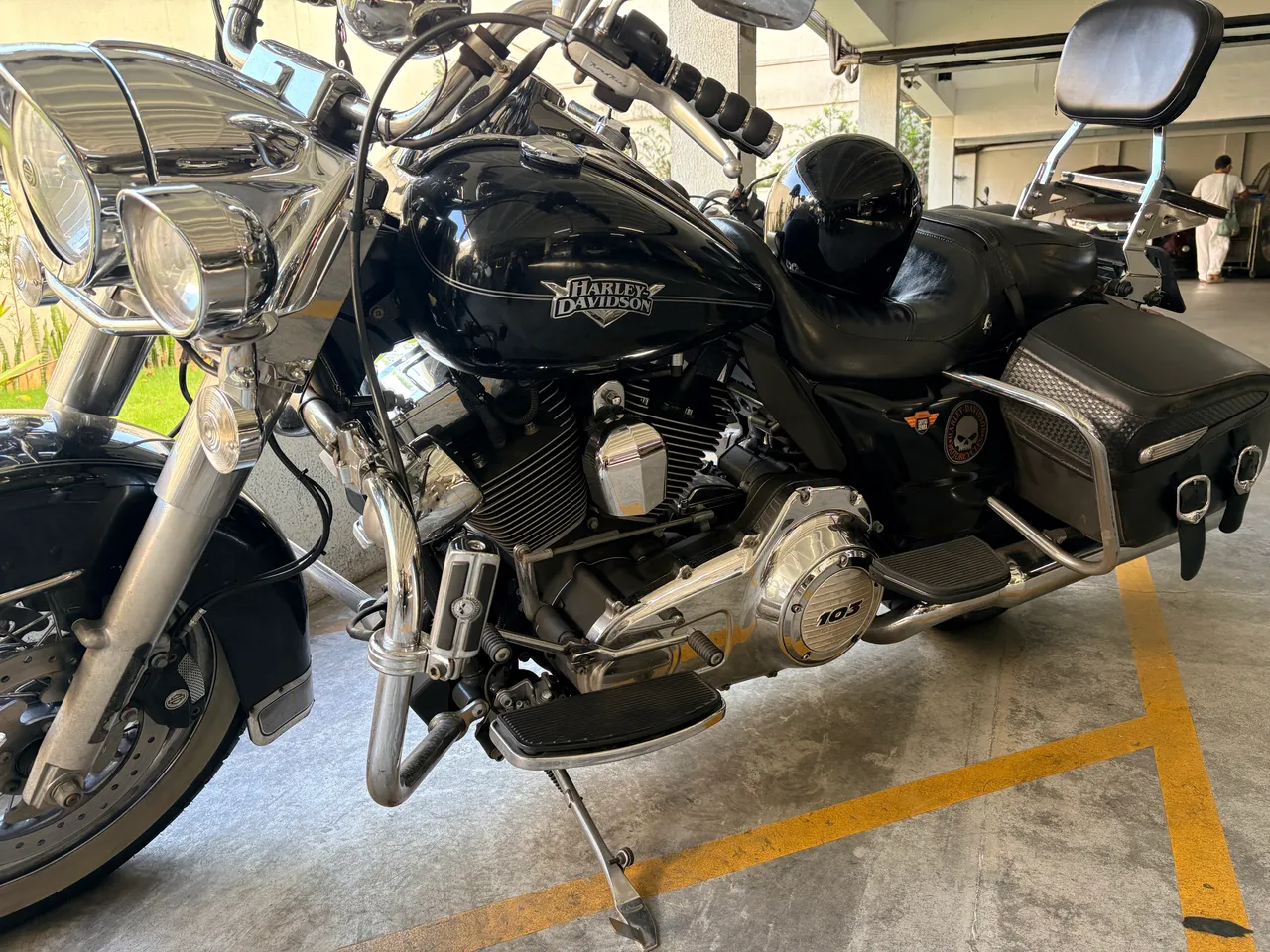 ハーレーダビッドソン 2011H-D FLHP Road K ing 1/12 Motos Harley-Davidson Road 2011 no Brasil