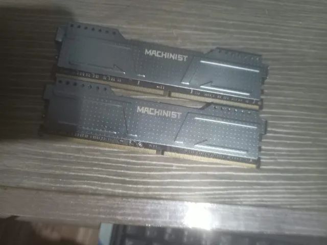 16 GB DDR4 (8x2) MACHINIST para PC Funcionando perfeitamente