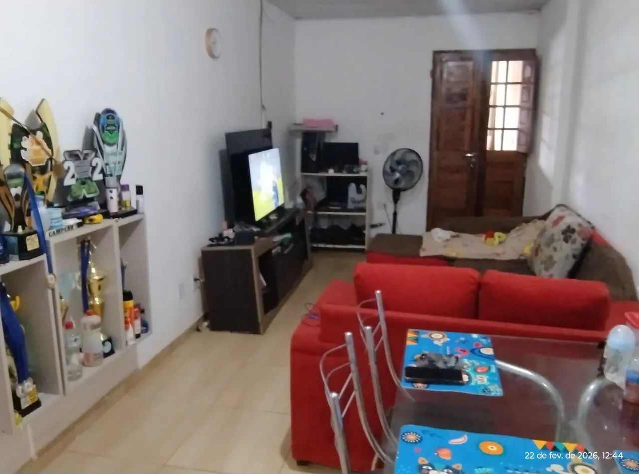 CASA COM PRIMEIRO ANDAR  - Foto 5
