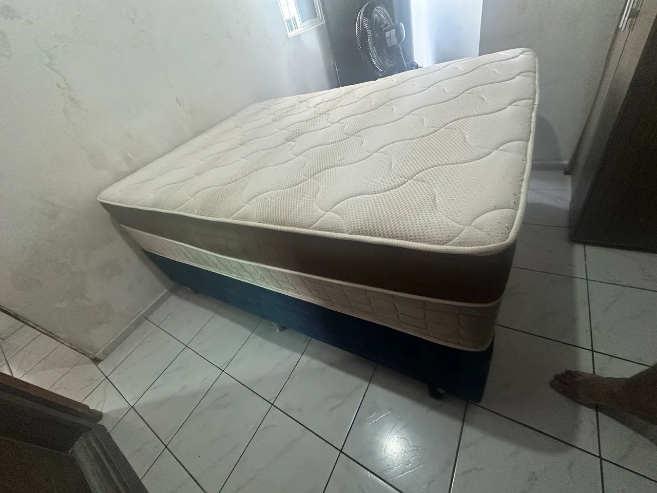 Mesa, Cama, Poltrona e Rack - Foto 5