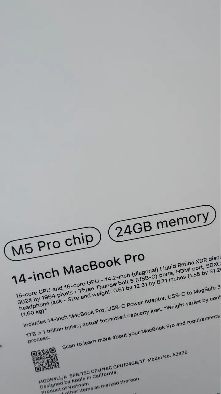 MacBook Pro M5 Chip Pro 14.? 24-1TB ( Silver e Space Black )  - Foto 2