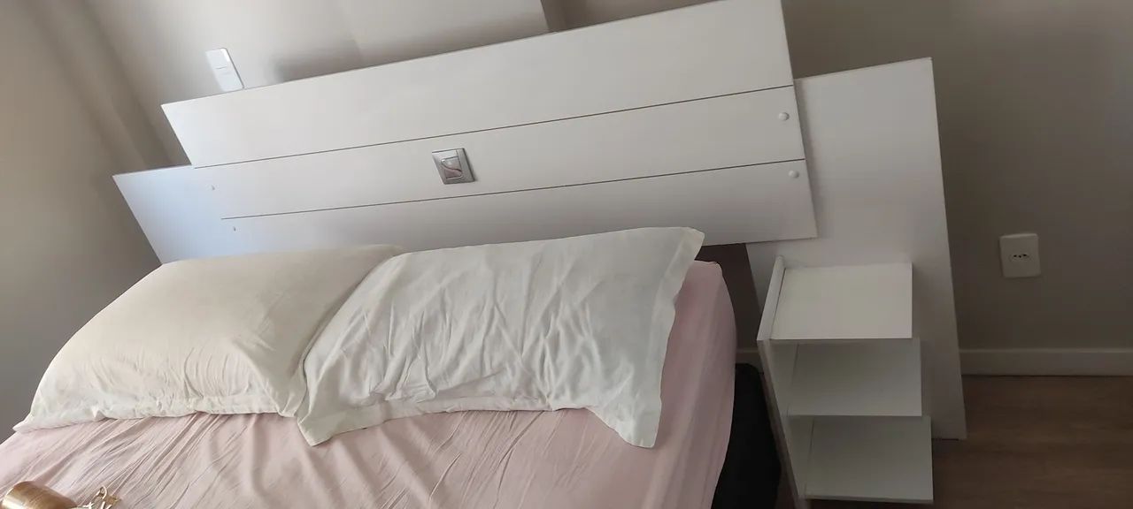 Vendo cabeceira de cama de casal box...
