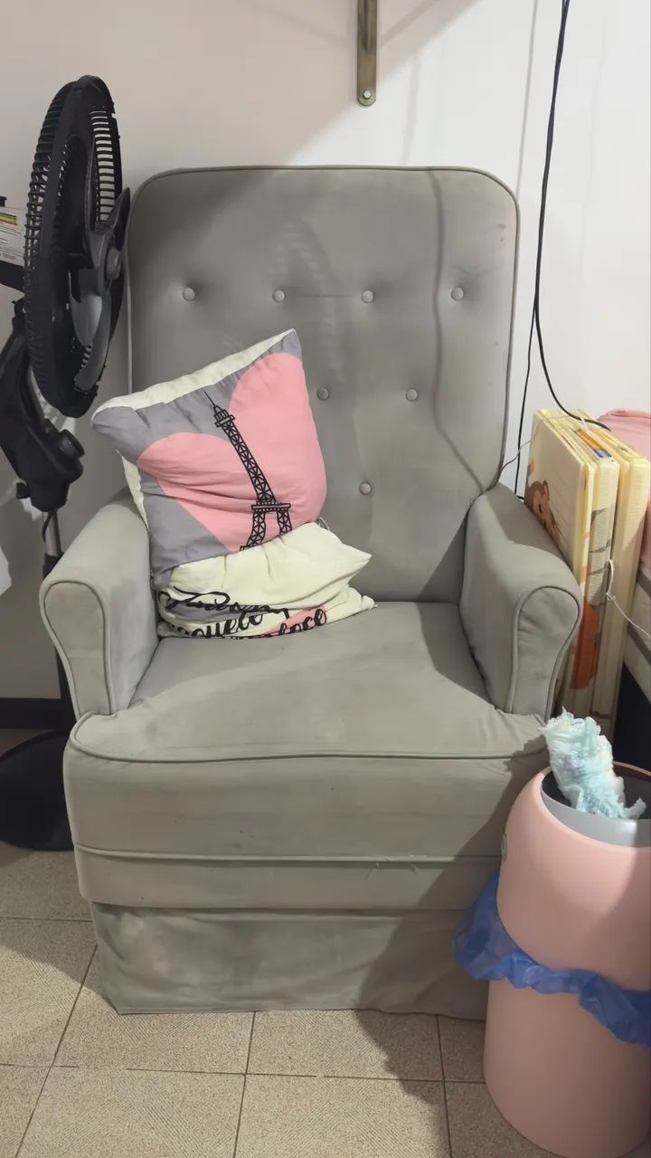 Poltrona de amamentação 