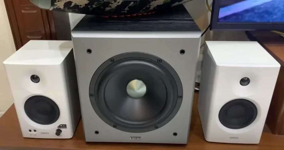 Monitor de Áudio Edifier MR4 + Subwoofer Edifier T5