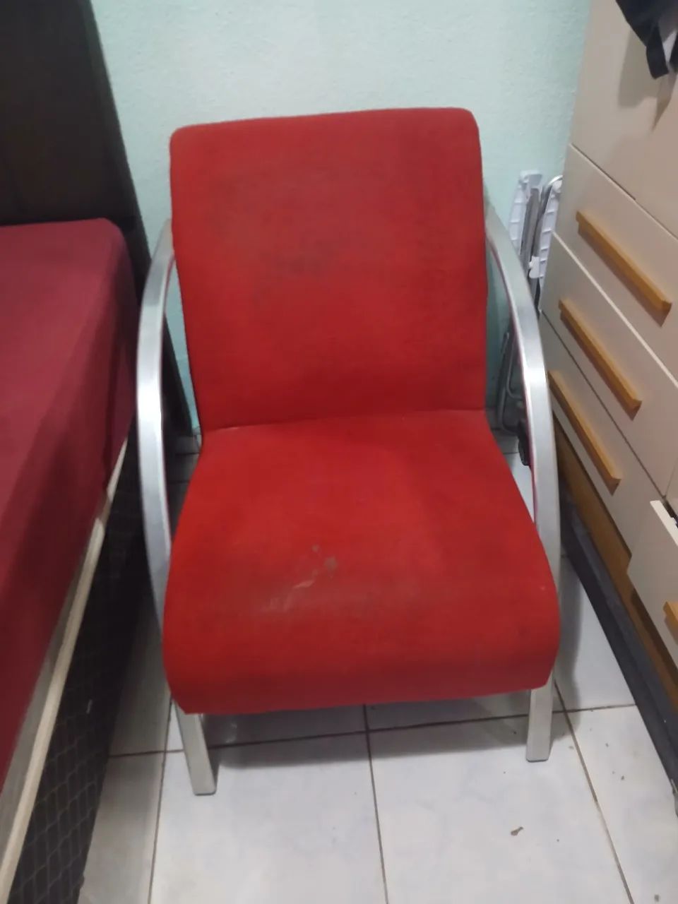 Vende-se poltrona usada, Aceito proposta.
