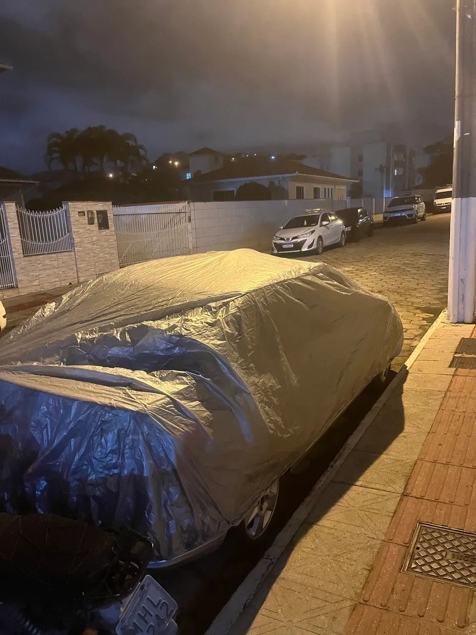 Vendo capa protetora impermeável para carro - Foto 3