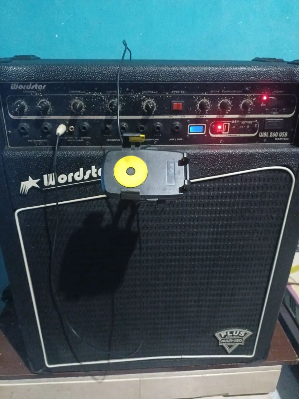 caixa de som com amplificador 