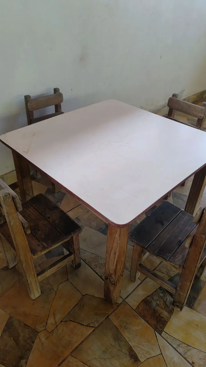Mesa com 4 cadeiras infantil  - Foto 2