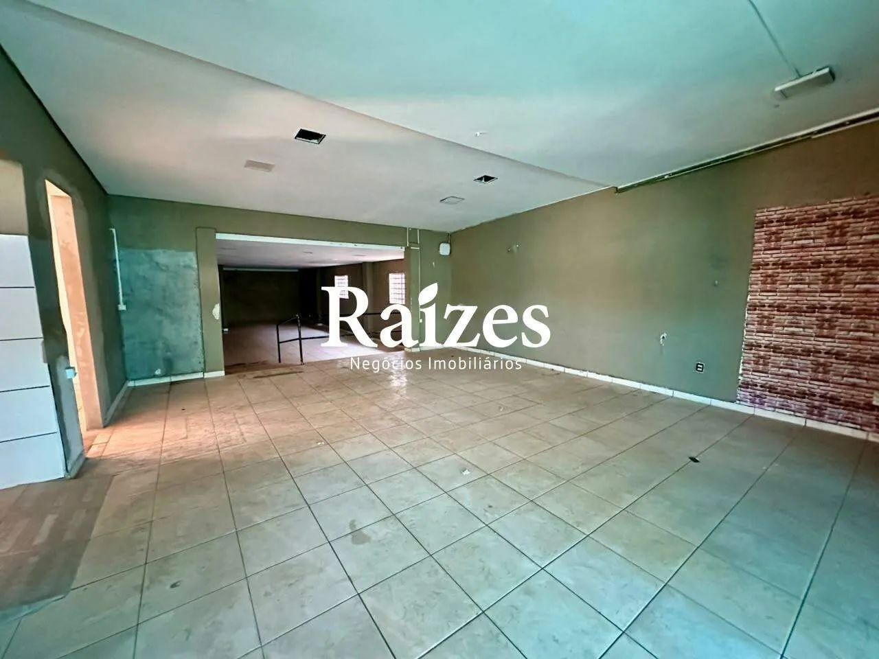 Imóvel Comercial com aproximadamente 300 m² no Bairro Morada da Colina em Uberlândia - Foto 4
