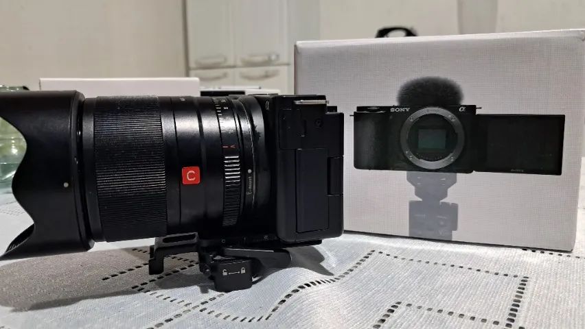 Câmera Sony Alpha ZV-E10 com a lente 23mm viltrox - Foto 5