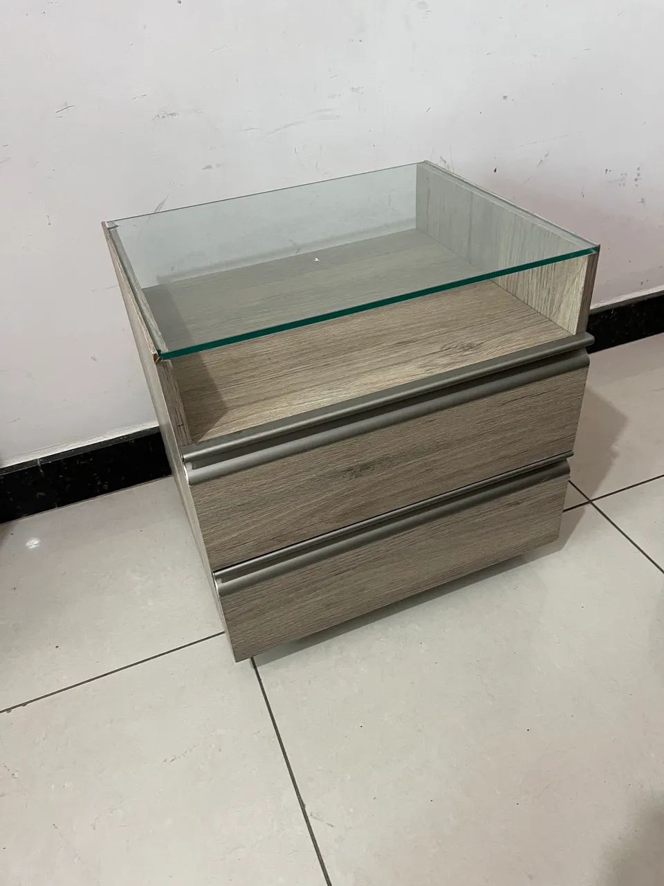 Gaveteiro com tampo de vidro 2 gavetas com rodinhas compacto - Foto 2