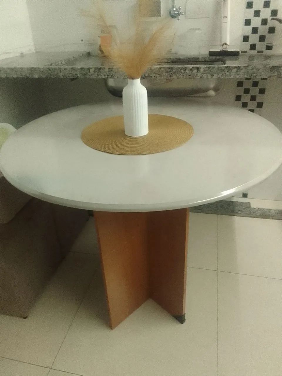 Mesa Redonda nova com capa 