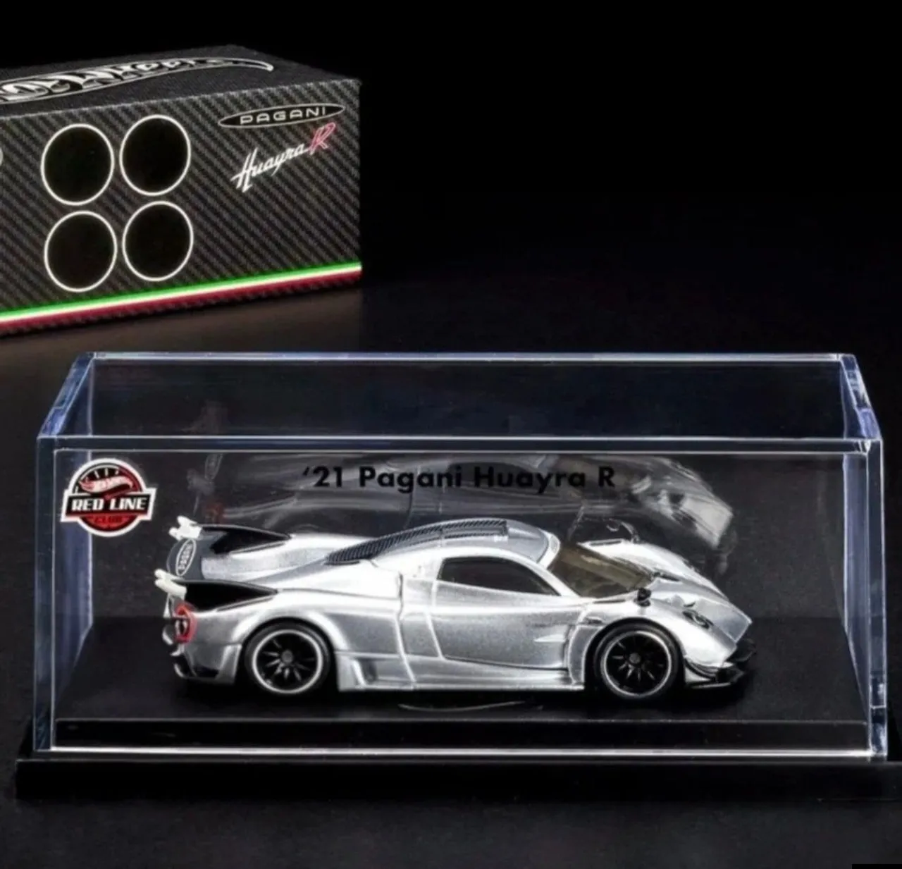 Miniatura Hot Wheels RLC 21 Pagani Huayra R Prata Red Line Club