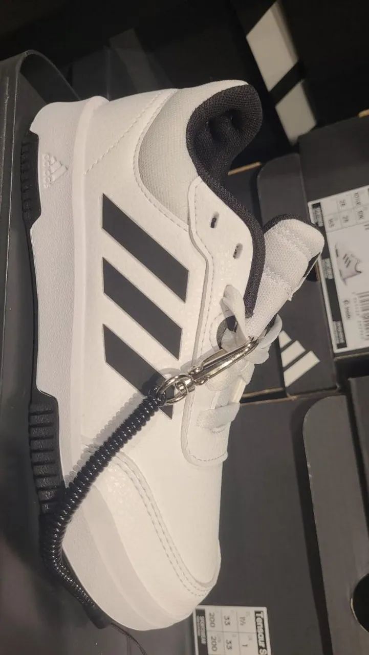 Tenis adidas 