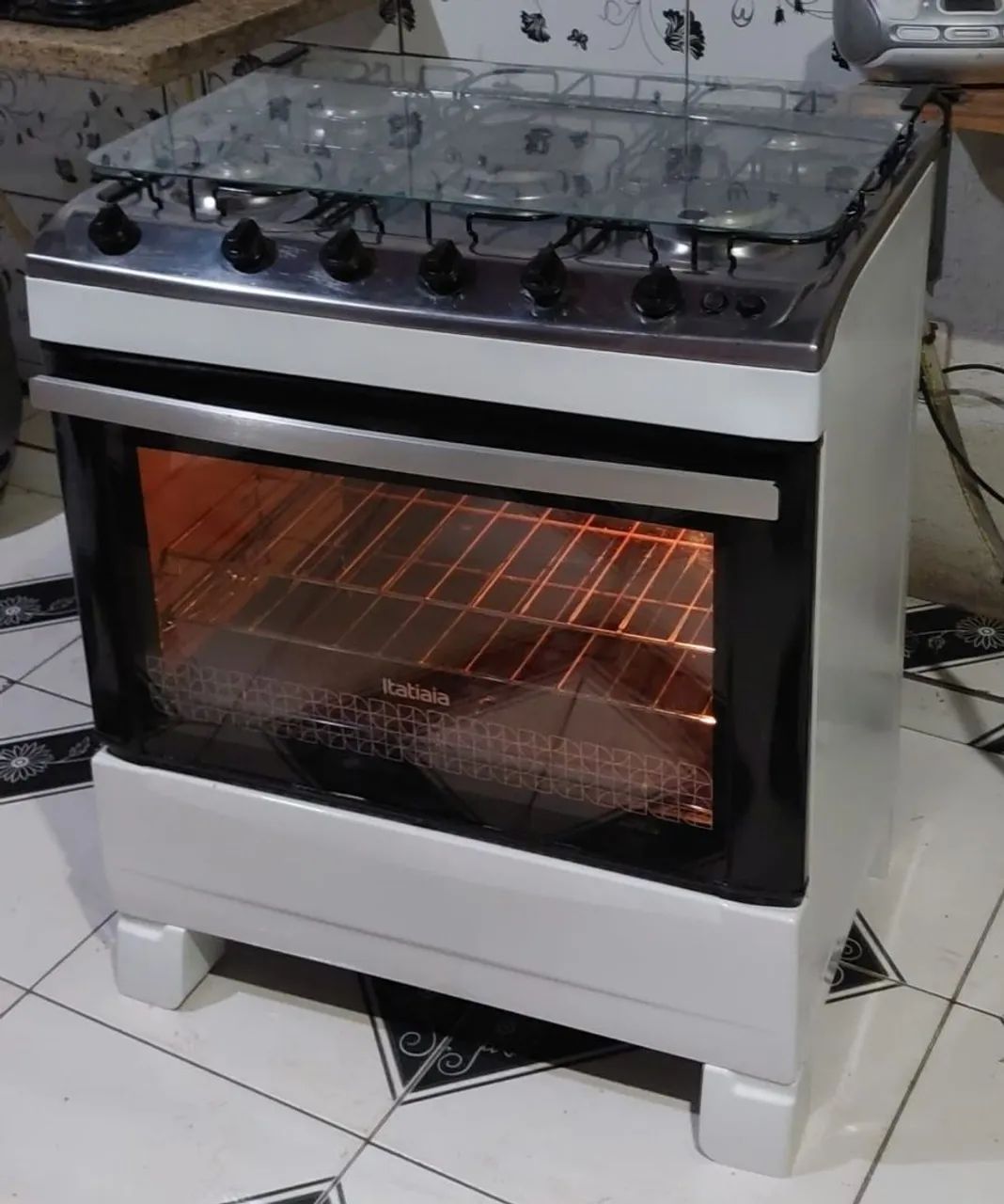 Moderno fogão Itatiaia com tripla chama automático com prateleira deslizante - Foto 4