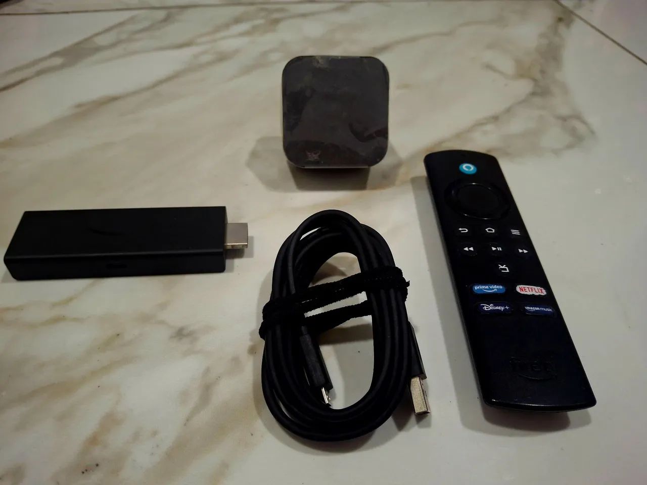 Amazon Fire TV Stick com Alexa.  - Foto 4
