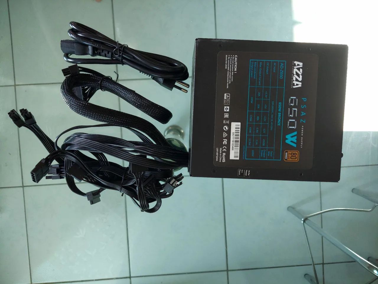 Fonte 650W 80 Plus.