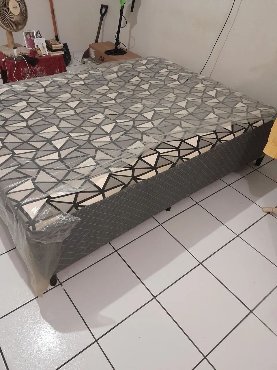 Cama unibox novíssima confortável 65576114180994121
