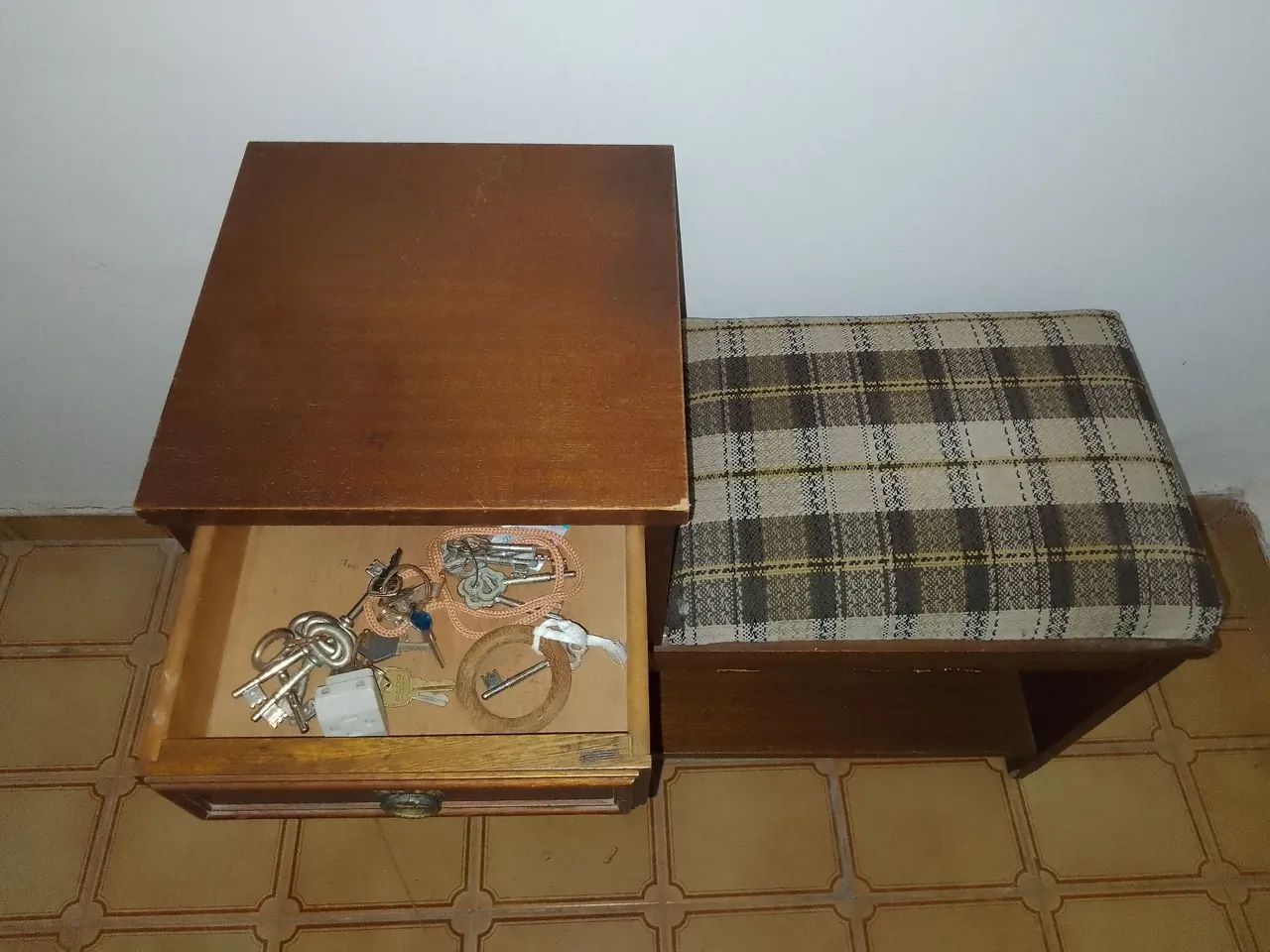 Mesa antiga de telefone PROMOÇÃO DE 150 POR 100 - Foto 2