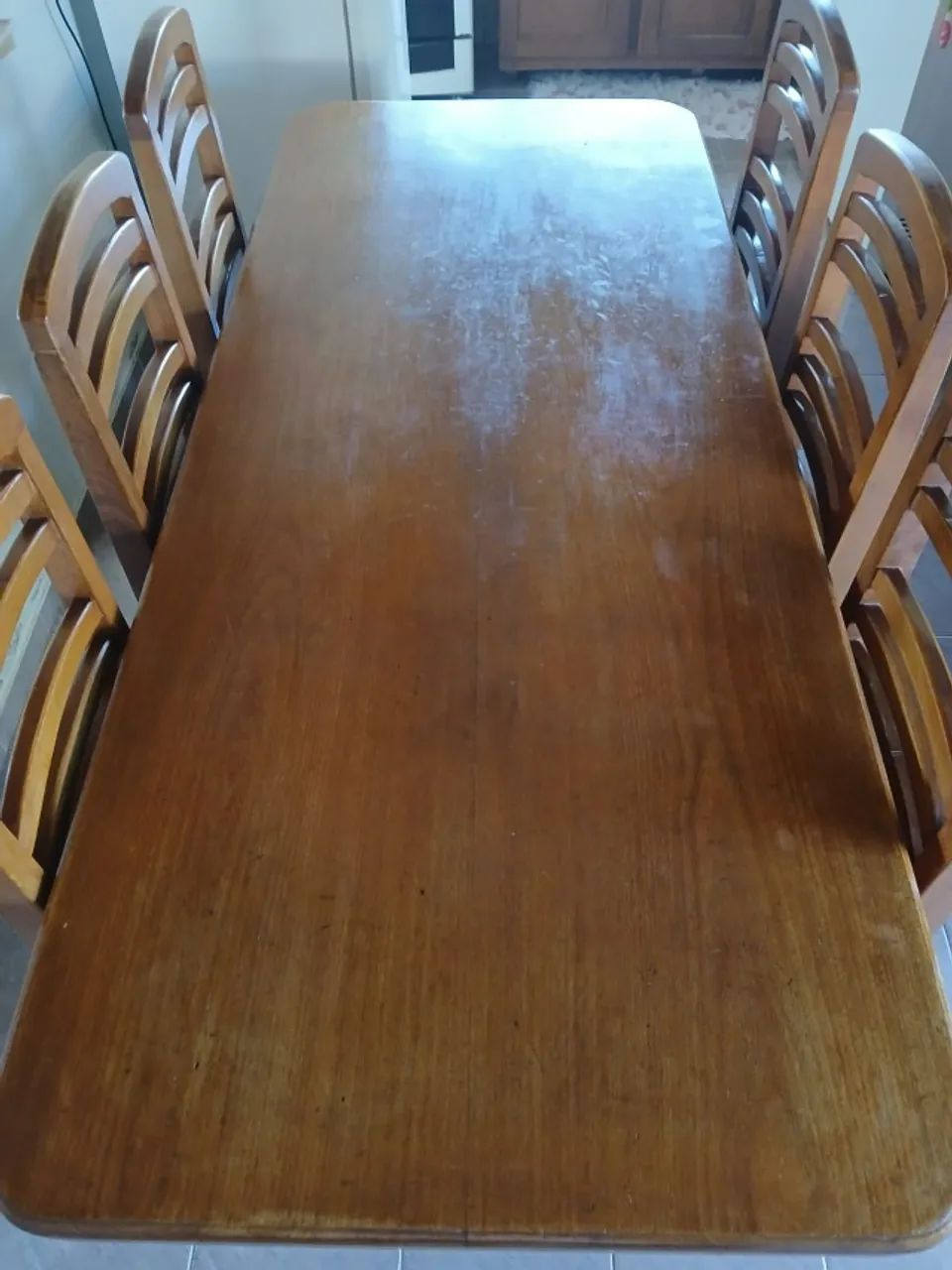 Mesa de madeira Cerejeira com 6 cadeiras - Foto 5
