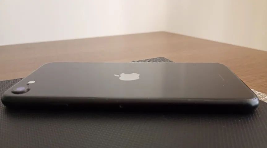 iPhone SE (2ª geração) 64G preto - Foto 3