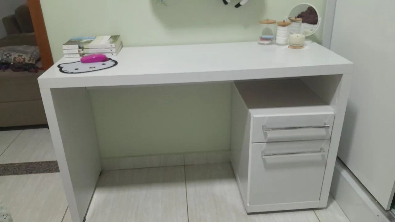 Escrivaninha Branca USADA  - Foto 2