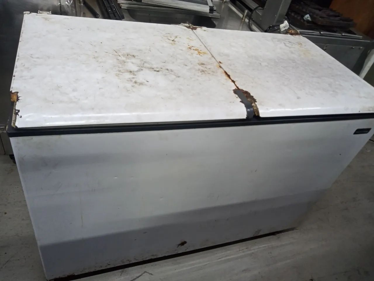 Freezer horizontal 127v, 437lit, funcionando muito bem 
