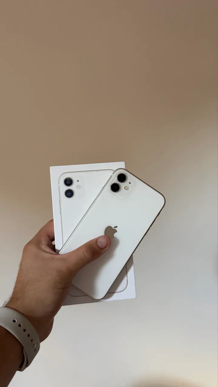 iPhone 11 128GB com caixa 