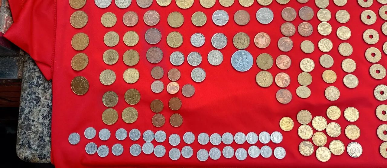 Várias moedas antigas de vários países  - Foto 3