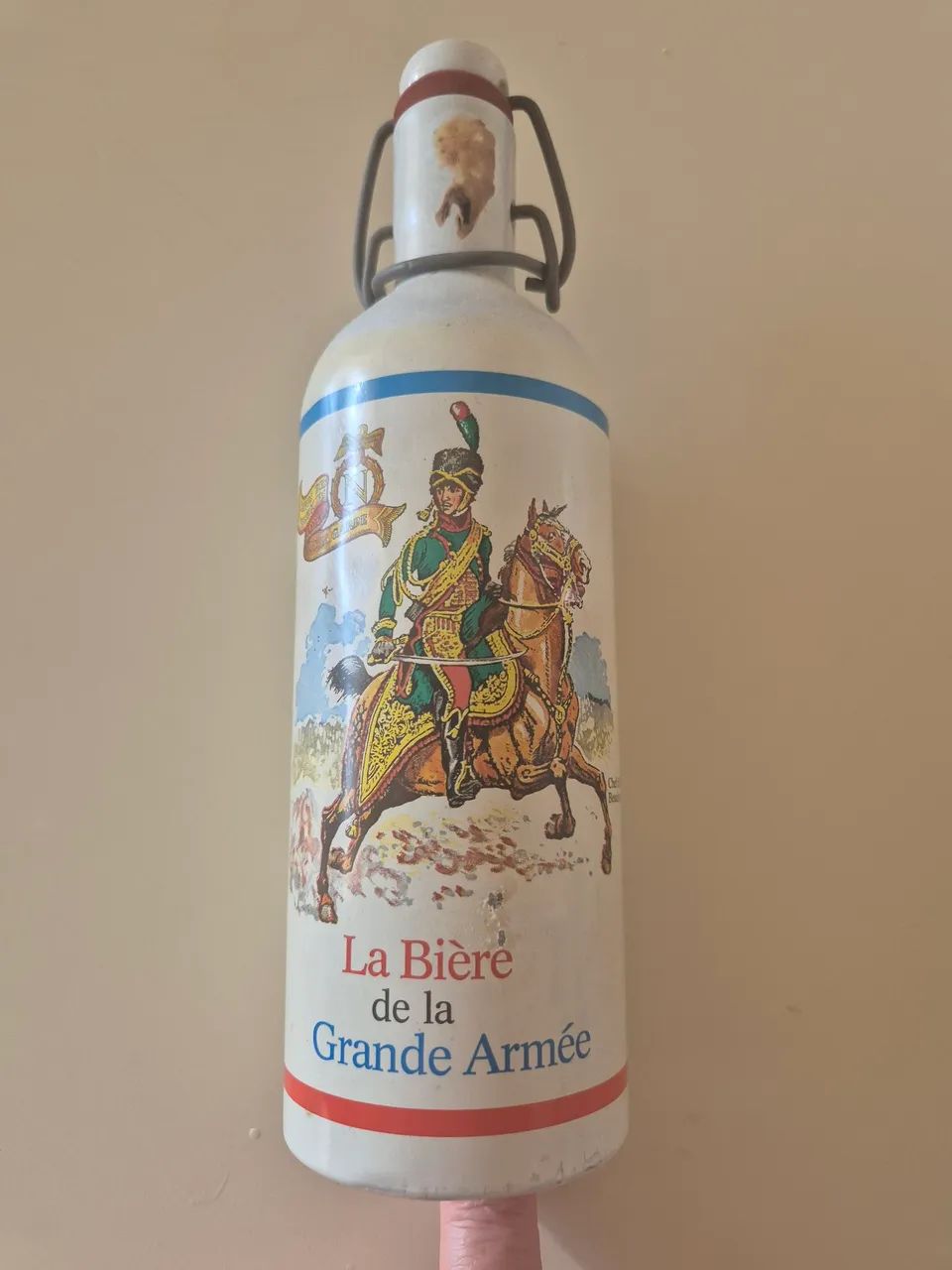 Garrafa comemorativa de cerveja em lata de alumínio fechada 