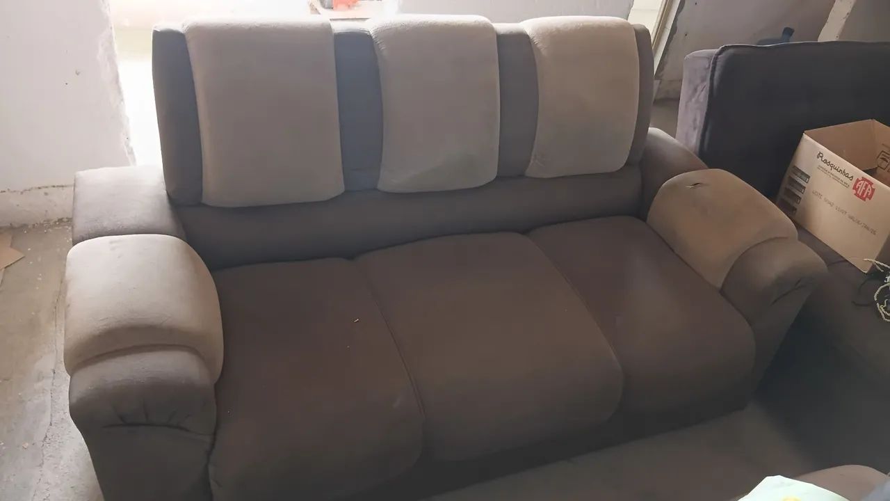 Vendo Sofá 2 & 3 Lugares Super conservado Com as Madeiras Todas Reforçadas  - Foto 3