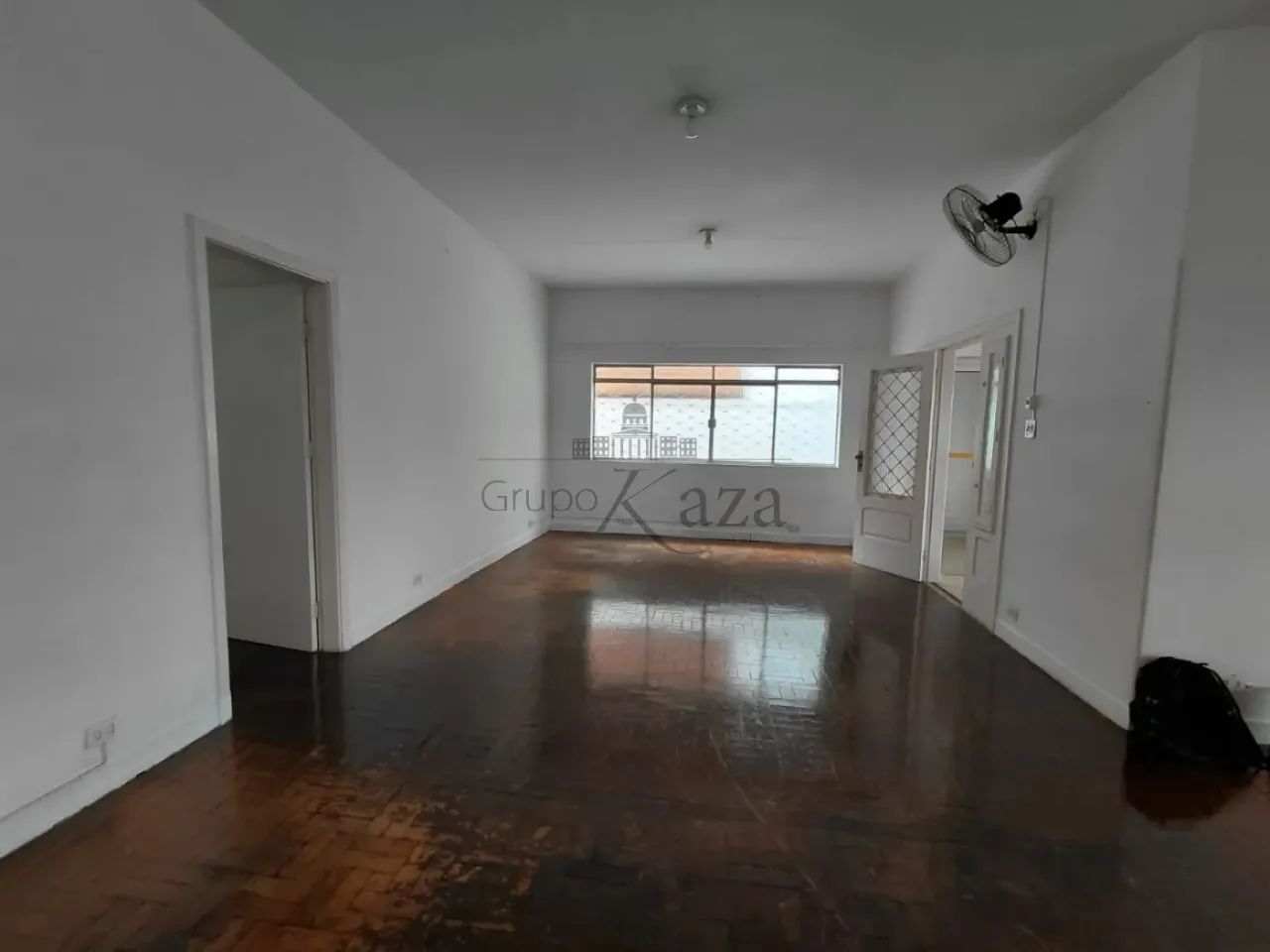 Oportunidade - Casa - Jardim São Dimas - 3 Dormitórios - 241m².