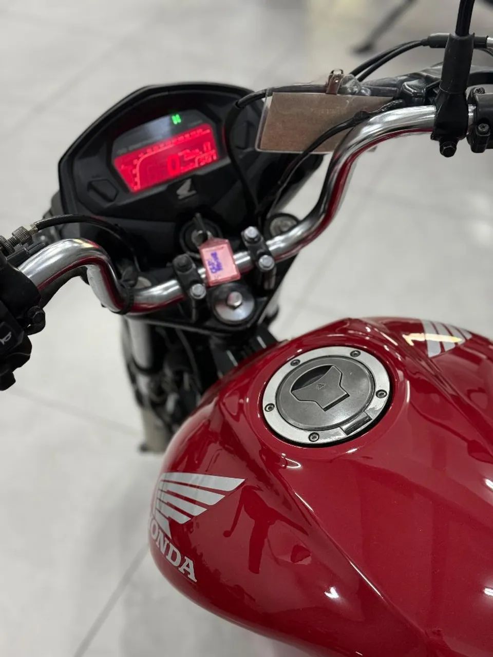 CG 125i Fan Ano 2018 conservada  - Foto 4